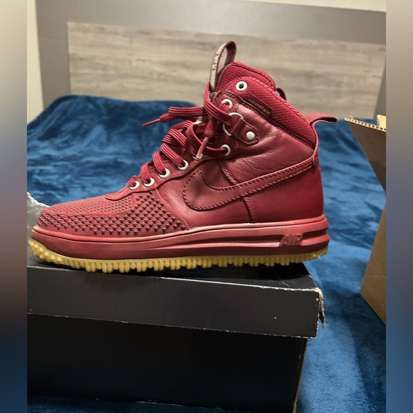 Nike Lunar Force 1 Duckboot
Size 9.5 - Picture 4 of 8